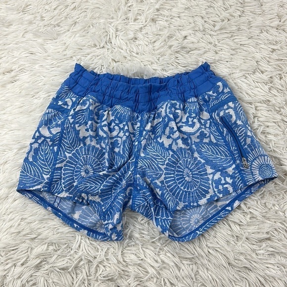 Lululemon Run: Tracker Shorts Beachy Floral White Fossil - Picture 1 of 4